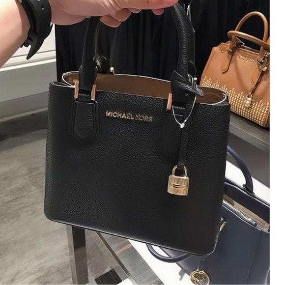 Michael Kors Adele Messenger Purse in Black, Gold Hardware - Picture 3 of 10